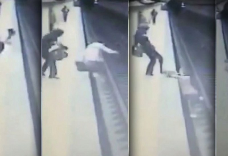 Зловещо: жена блъска момиче под метрото и я рита в главата, докато прави опит да се спаси СНИМКИ