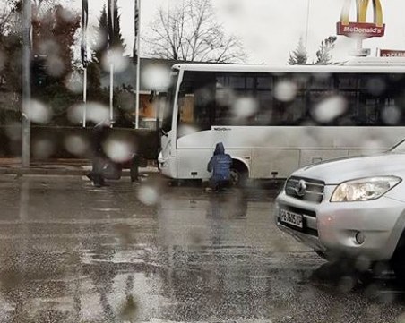 Да спукаш гума в най-лошото време на най-лошото място