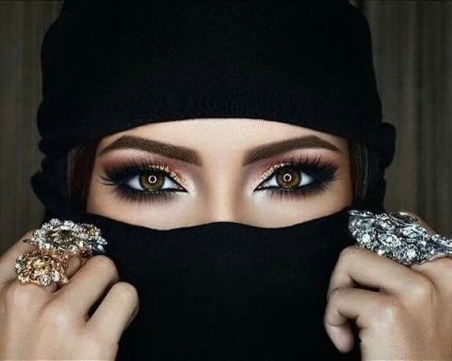 Зад завесите на харема: цялата истина за живота на арабските жени