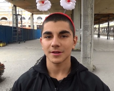 Млад пловдивчанин направи нещо необичайно за връстници ВИДЕО