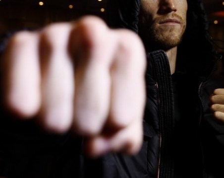 Нагъл рекет: Заплашиха мъж, теглил кредит, че ще “получи детето си в колет“