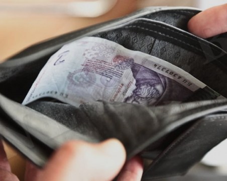 Пенсионер си “купи “ iPhone от Мтел без да знае, колектори го гонят за 2 500 лв