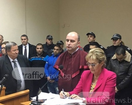 Само петима от ромите биячи ще лежат в затвора, другите 6 - с условни присъди СНИМКИ+ВИДЕО