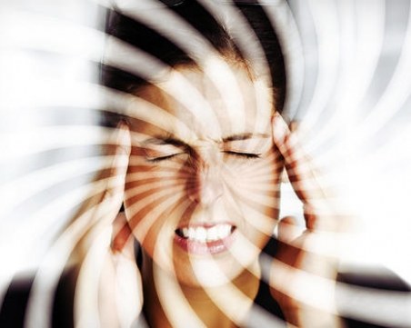 Защо виждаме звезди, като си ударим главата?