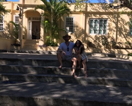 Николай Бареков се отдаде на рома, пурите и вечно лято в Хавана СНИМКИ