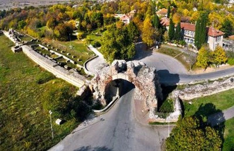 Хисарско село на протест заради минералния извор