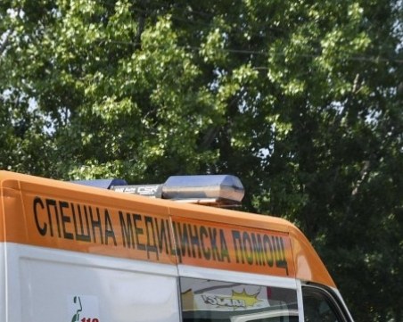 Абсурд по български! Болница дала линейка под наем за такси