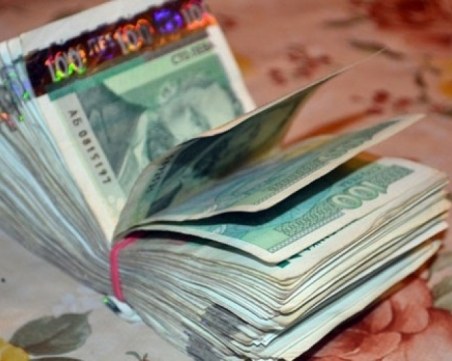 Депутатите решиха: Увеличават минималната работна заплата