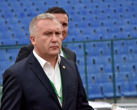 Николай Киров преподписа с Ботев до 2020 година