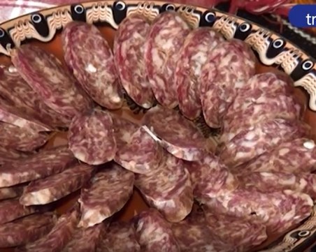 Майстори край Пловдив разкриват тайната на вкусната луканка ВИДЕО