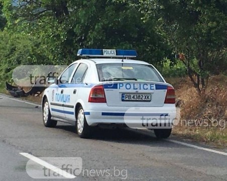 Микробус се обърна в канавка край Пловдив, шофьорът е в болница