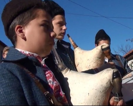 Традиция на един век възродиха на 80 км от Пловдив ВИДЕО