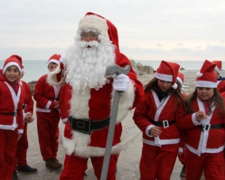 1000 писма се получават за Дядо Коледа в пощата на Пловдив