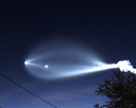 Космическа ракета вся паника сред хиляди американци ВИДЕО