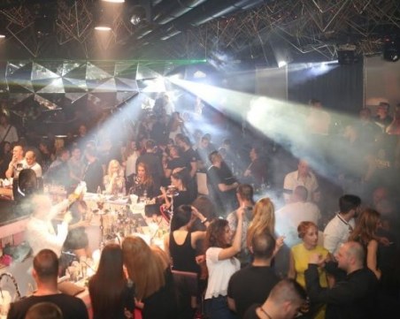 Знаете ли колко алкохол ни е нужен, за да се развихрим на дансинга