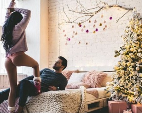 Коледни секс пози, които ще направят празника още по-приятен