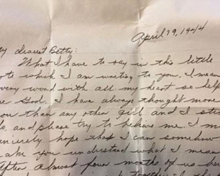 Любовно писмо от 1944 година беше намерено зазидано в къща