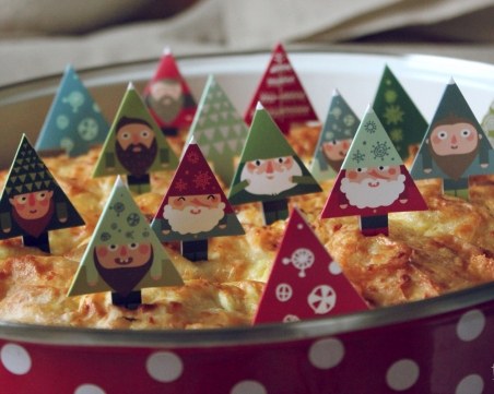 Защо ядем баница с късмети?