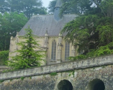 25 000 души станаха съсобственици на замък