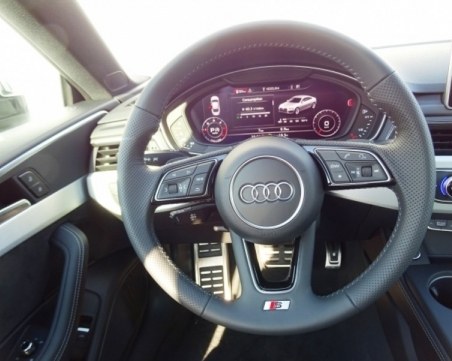 Изтеглят 875 000 автомобила Ауди от пазара заради риск от пожар