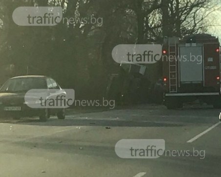 Запис от камера показва: Камионът виновен за смъртта на зам.- кметицата на Кричим и децата й