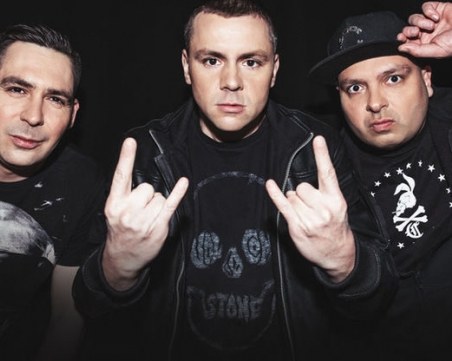 Финалното парти за 2017-а няма да се забрави дълго време! Ъпсурт избухват в W Club на Нова година