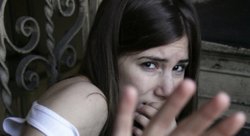 Мъж и жена държали дъщеря си 15 години заключена, накрая я оставили да умре от студ