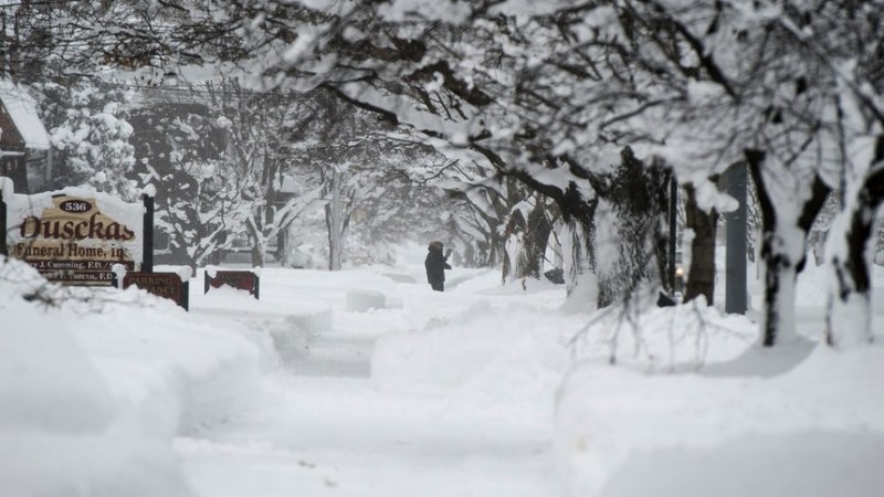 Рекордно количество сняг в САЩ, обявиха извънредно положение