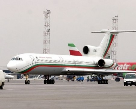 Депутати или пътешественици? Избраниците ни навъртели 17 обиколки на Земята за 6 месеца