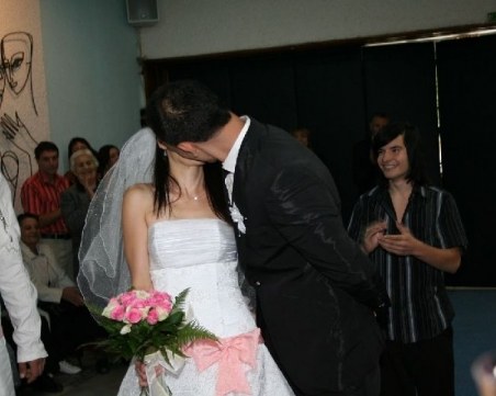 Кой се ожени през 2017, ожени се, Менделсон си почива