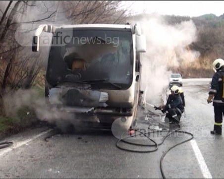 32 души пътували в горящия автобус, отивали да празнуват СНИМКИ+ВИДЕО