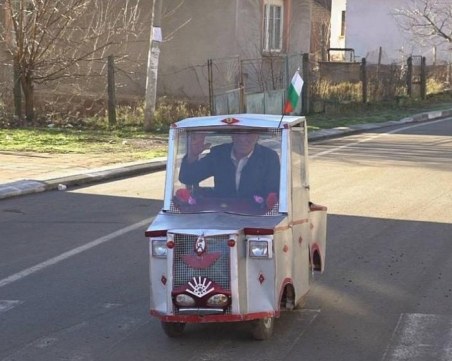 87-годишният дядо Тодор измайстори сам мини автомобил