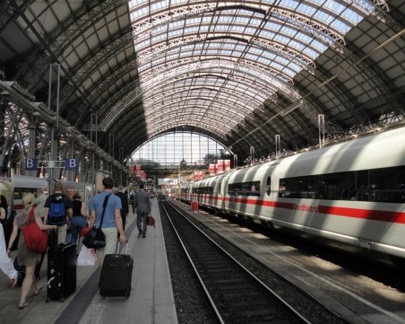 Българинът, който наръга двама на жп гара във Франкфурт, чувал гласове