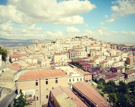 Дават по 2000 евро на човек, който иска да се засели в китно италианско селце