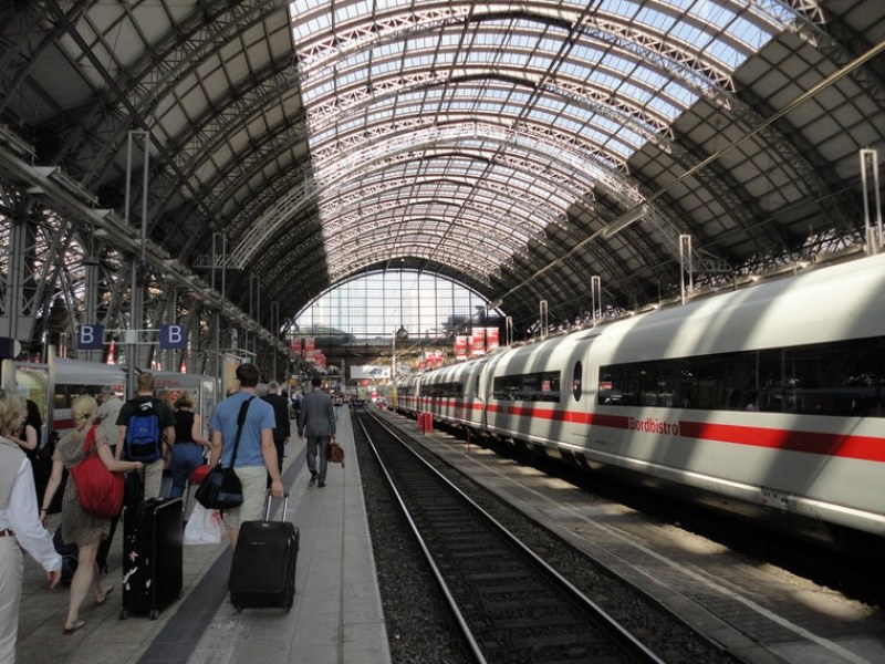 Българинът, който наръга двама на жп гара във Франкфурт, чувал гласове