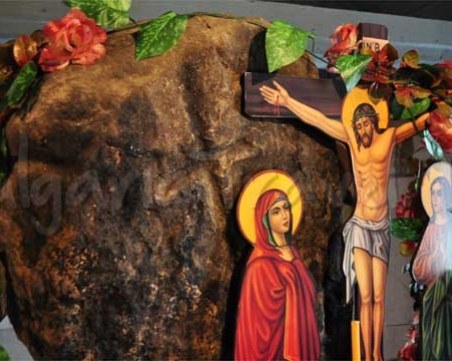 Чудодеен растящ камък изцерява от рак и помага на бездетни жени