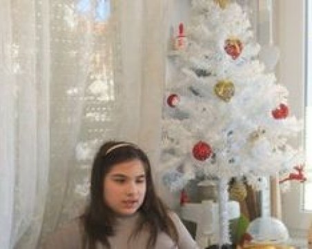 Люси, която мечтае да стане майка, се нуждае от животоспасяваща операция