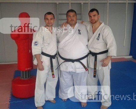 Братя Команови превзеха световното карате със здрав бой помежду им СНИМКИ