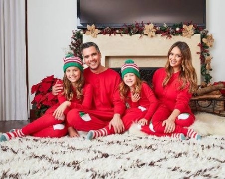 Джесика Алба роди момченце в навечерието на 2018-а СНИМКИ