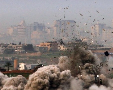 Израел нанесе удар по база на 