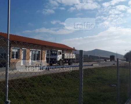 Започнаха да разтоварват отпадъците след обявеното бедствено положение в Пазарджик ВИДЕО