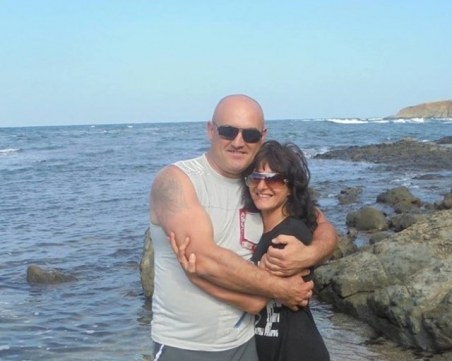 Деца открили труповете в къщата в Нови Искър, ето ги жертвите СНИМКИ