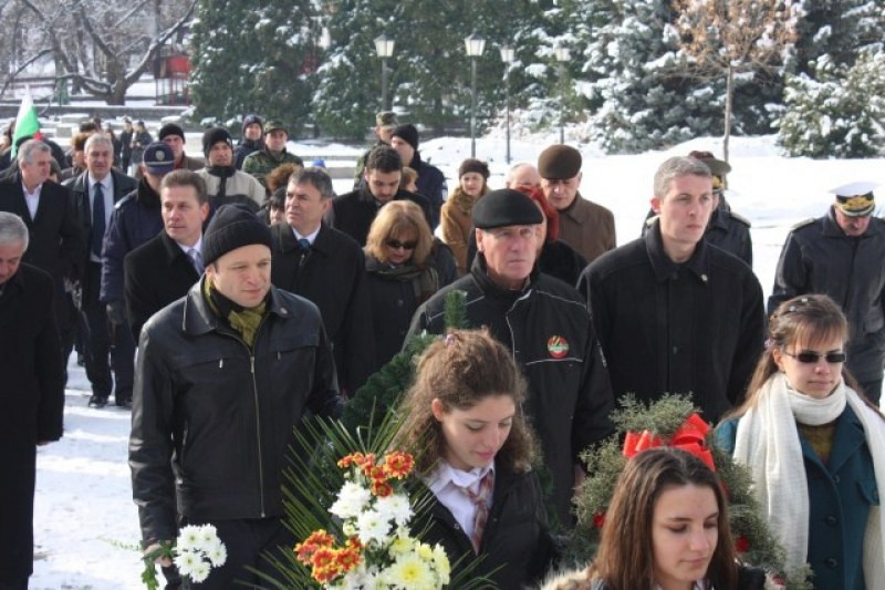 Феновете на Ботев честват патрона си в Калофер
