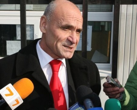 Шесторното убийство не е заради кухи фирми, твърди Людмил Рангелов