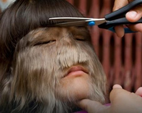 “Най-косматата личност на света“ най-накрая показа лицето си ВИДЕО