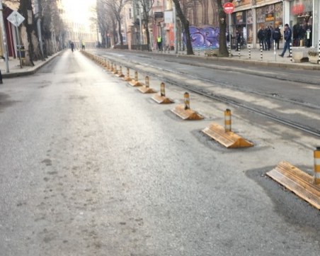 Отцепиха Съдебната палата заради психар с нож