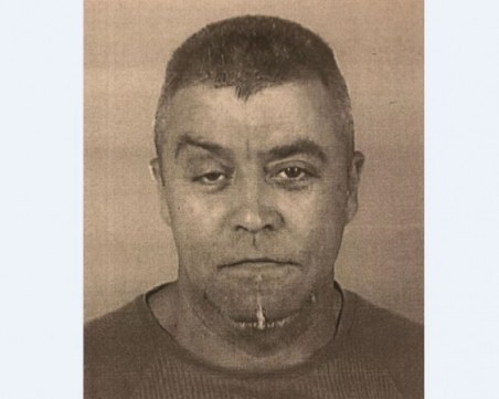 Продължават да издирват заподозрения за бруталния разстрел в Нови Искър