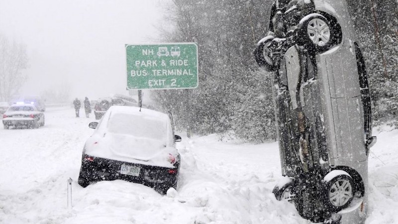 Зимната буря в САЩ взе 17 жертви