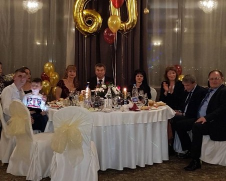 Бизнесменът Иван Вичков подари диаманти и палав танцьор на съпругата си