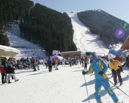 Гол скиор предизвика фурор на пистата в Банско СНИМКИ